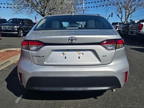 Used 2025 Toyota Corolla LE image 5