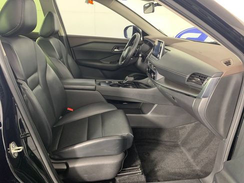 Used 2023 Nissan Rogue SV w/ SV Premium B Package FWD image 37