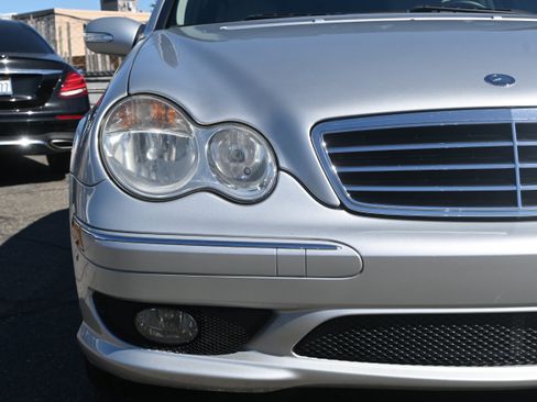 Used 2007 Mercedes-Benz C 230 Sedan image 11