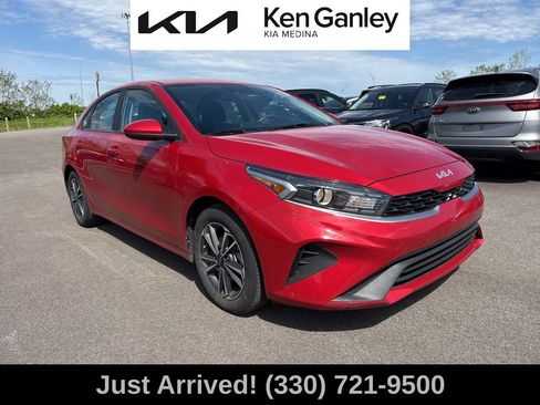 Certified 2024 Kia Forte LXS FWD image 7