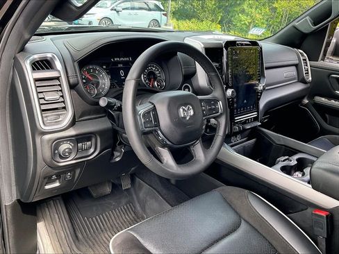Used 2025 RAM 1500 Laramie AWD/4WD image 8