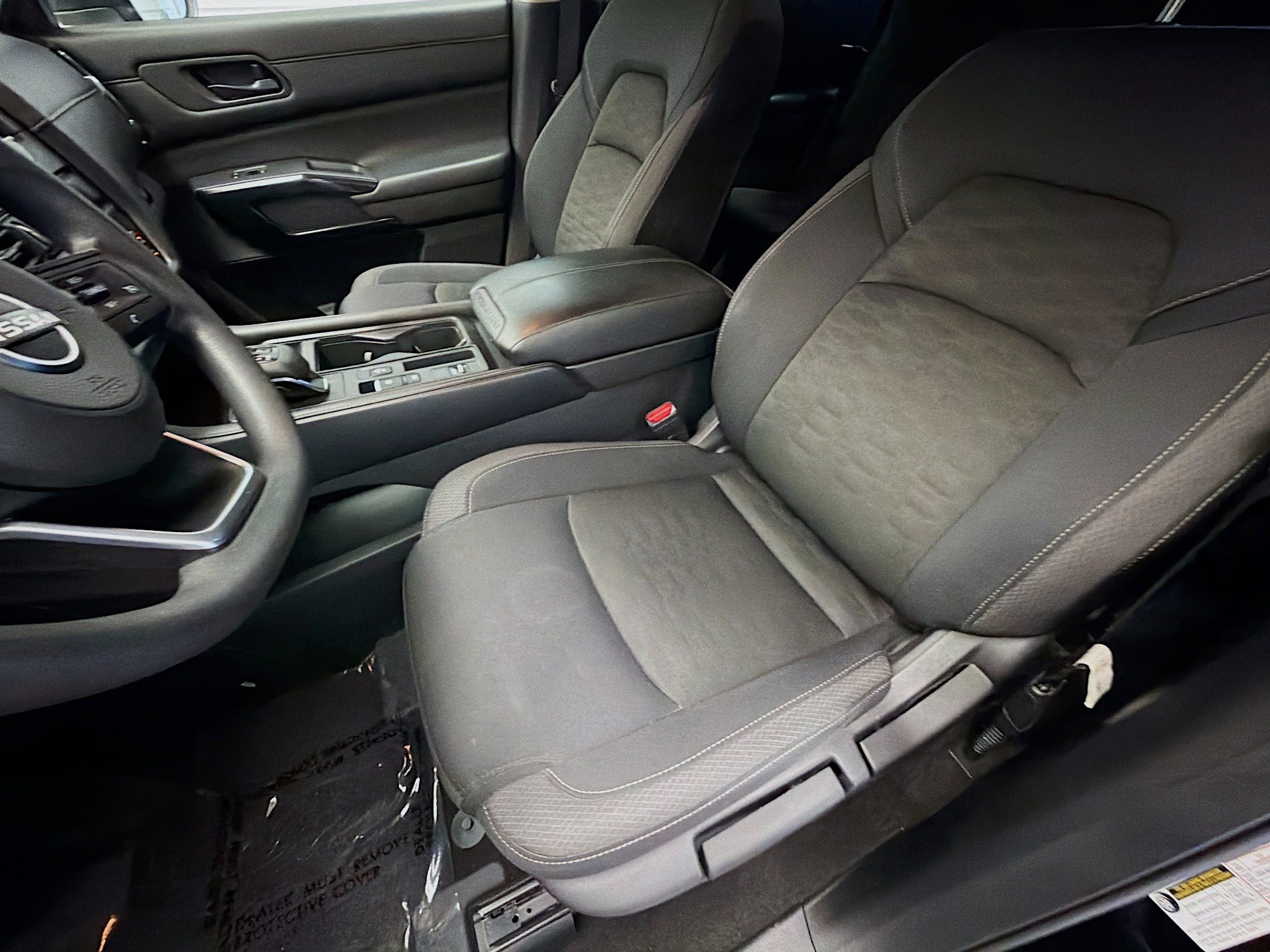 Used 2025 Nissan Pathfinder S FWD image 11