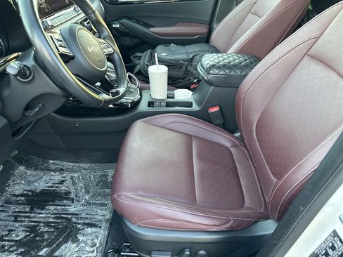 Certified 2023 Kia Seltos SX w/ SX Sunroof Package image 10