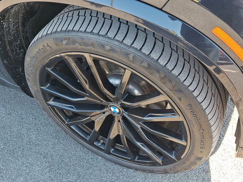 Used 2022 BMW X5 sDrive40i w/ M Sport Package image 9