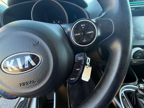 Used 2019 Kia Soul + FWD image 15