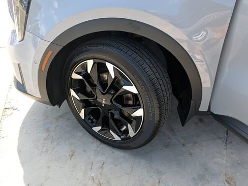 Certified 2025 Kia Sorento SX FWD image 38