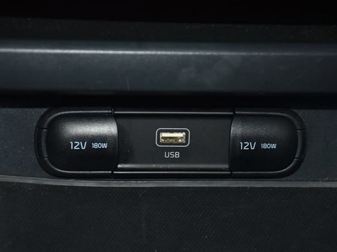 Used 2025 Kia Soul LX w/ LX Technology Package FWD image 21