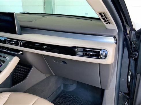 Used 2023 Lincoln Aviator AWD image 18