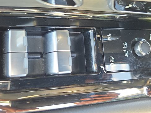 Certified 2024 Land Rover Range Rover Sport Dynamic SE image 27