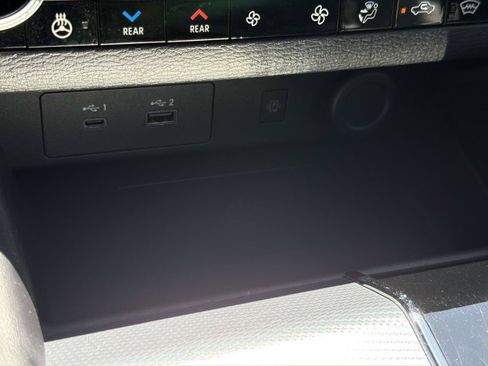 Used 2024 Mitsubishi Outlander 4WD Plug-In Hybrid image 27