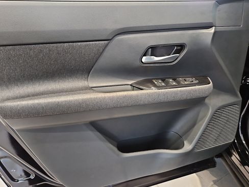 New 2026 Nissan Kicks SV w/ Charging Package image 9