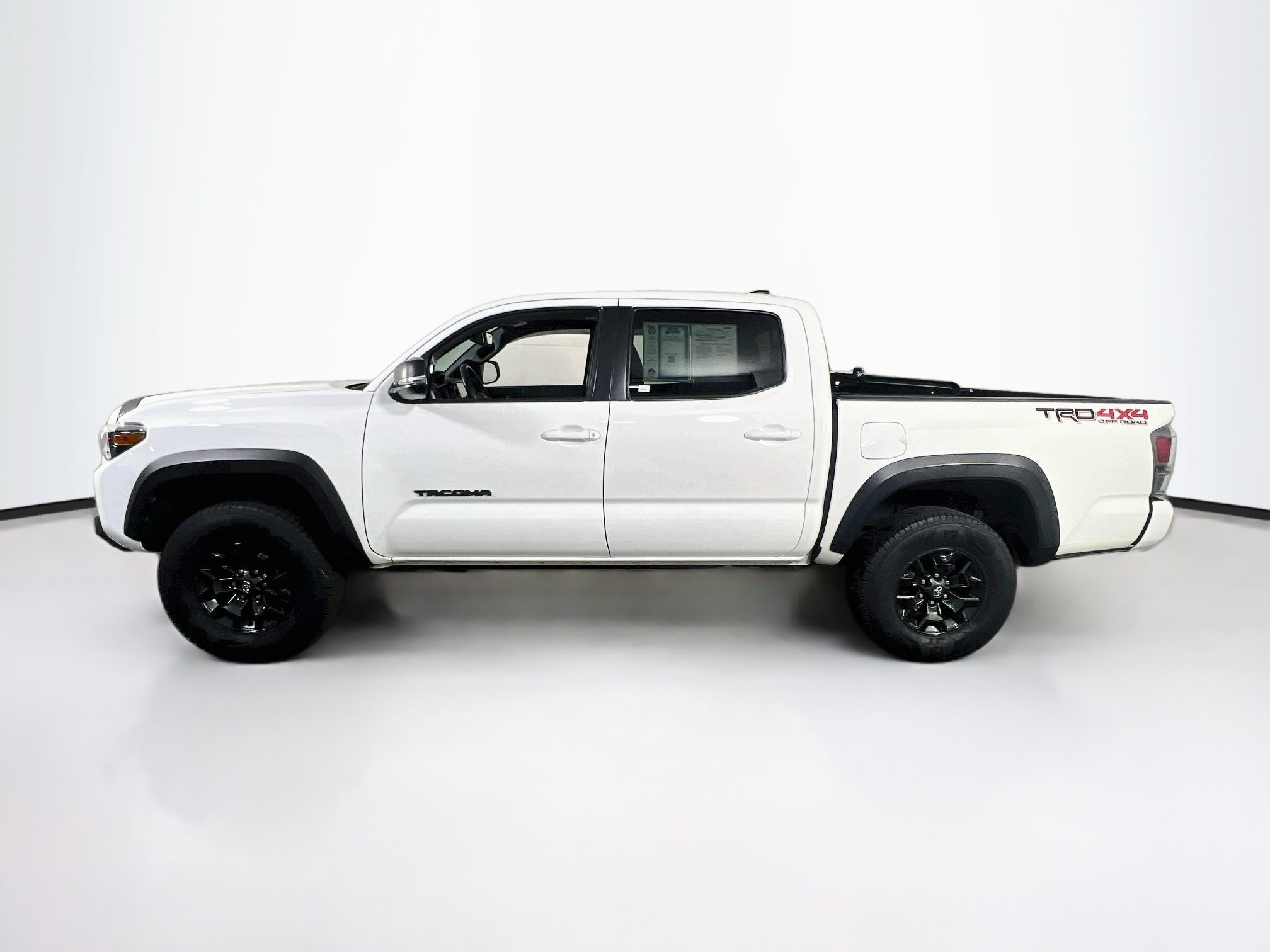 Used 2023 Toyota Tacoma TRD Off-Road w/ Technology Package AWD/4WD image 8