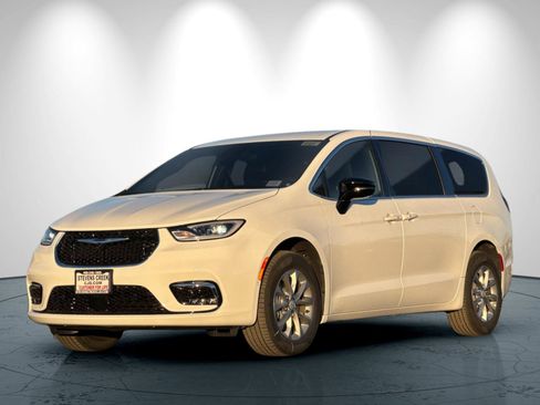 New 2026 Chrysler Pacifica Select image 8