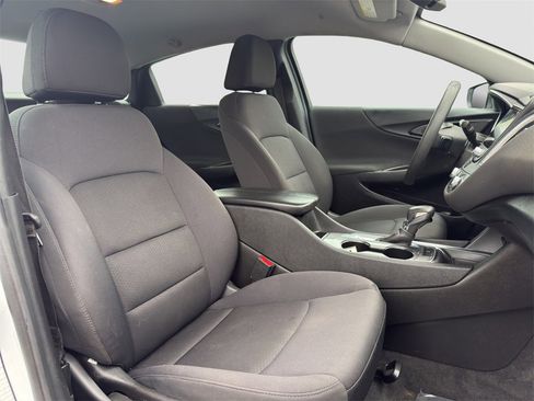 Used 2021 Chevrolet Malibu LT image 23