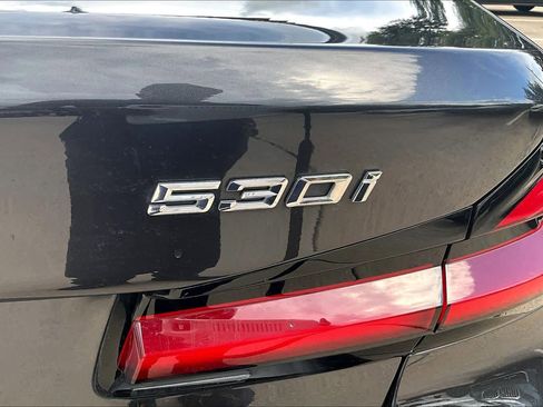 Used 2023 BMW 530i w/ Convenience Package RWD image 9