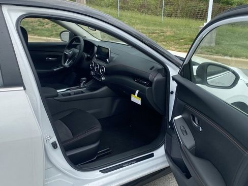 New 2025 Nissan Sentra SR w/ Midnight Edition image 26