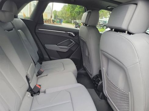 New 2025 Audi Q3 2.0T Premium image 13