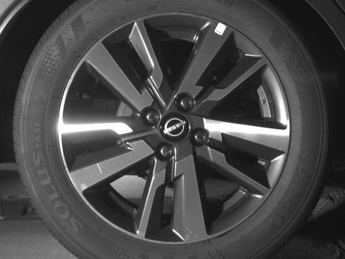 Used 2025 Nissan Versa SV image 15