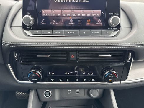 Used 2023 Nissan Rogue SV AWD/4WD image 19