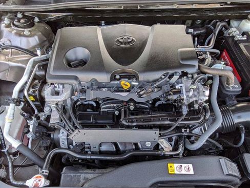 Used 2021 Toyota Camry LE FWD image 21