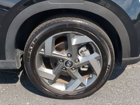 Used 2024 Hyundai Venue SEL FWD image 10