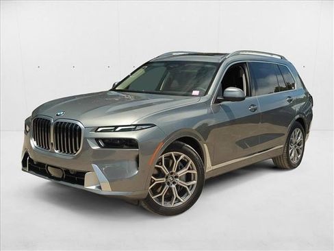New 2025 BMW X7 xDrive40i image 1