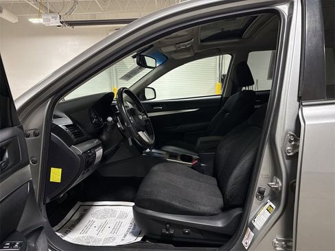 Used 2011 Subaru Outback 2.5i Premium image 18
