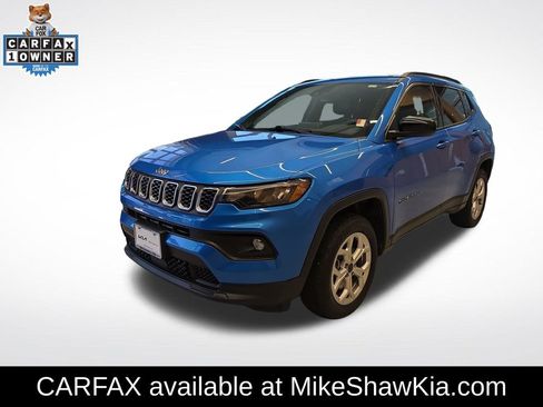 Used 2025 Jeep Compass Latitude AWD/4WD image 1