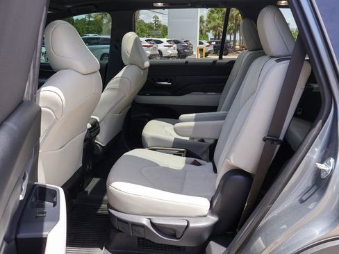Used 2026 Toyota Grand Highlander AWD Hybrid image 10