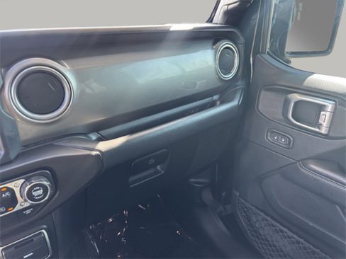 Used 2020 Jeep Wrangler Unlimited Sahara w/ Uconnect 4C Nav & Sound Group image 15