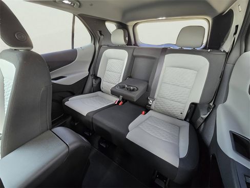 Used 2018 Chevrolet Equinox LT image 54