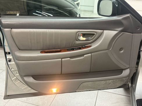 Used 2004 Toyota Avalon XLS image 15