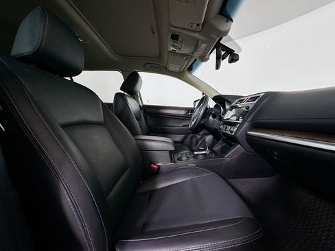 Used 2017 Subaru Outback 3.6R Limited image 33