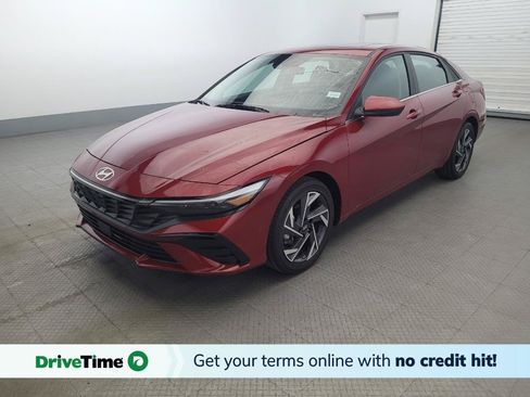 Used 2025 Hyundai Elantra SEL FWD image 1