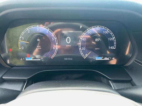 Used 2025 Jeep Grand Cherokee L Laredo RWD image 17