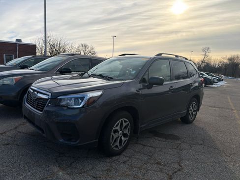 Used 2020 Subaru Forester Premium image 8