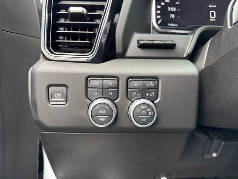 Used 2025 GMC Sierra 2500 AT4 w/ Technology Package AWD/4WD image 47