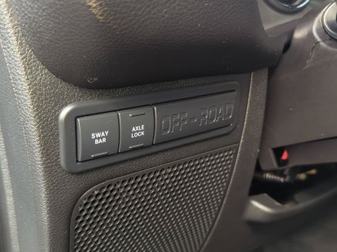 Used 2016 Jeep Wrangler Unlimited Rubicon w/ Connectivity Group AWD/4WD image 14