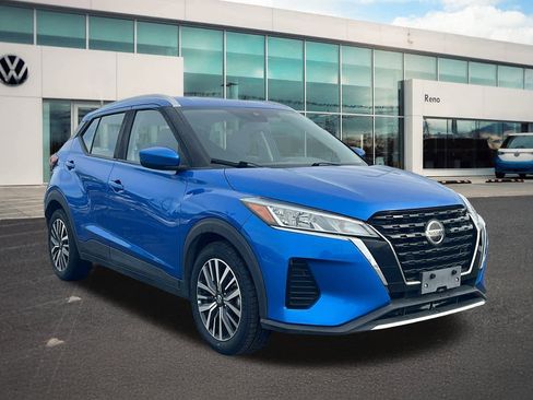 Used 2021 Nissan Kicks SV image 3