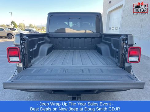 New 2025 Jeep Gladiator Sport image 29