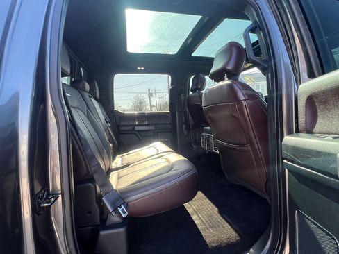 Used 2015 Ford F150 Platinum w/ Equipment Group 701A Luxury AWD/4WD image 27