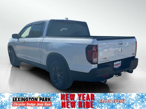 Used 2023 Honda Ridgeline Sport image 7