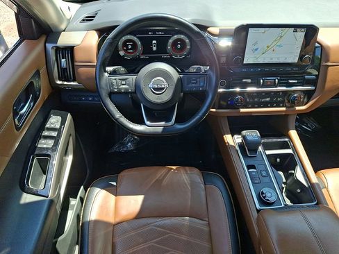 Certified 2023 Nissan Pathfinder Platinum AWD/4WD image 15