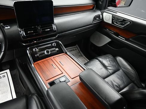 Used 2020 Lincoln Navigator Reserve w/ Luxury Package AWD/4WD image 16