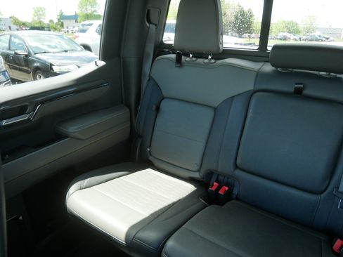 Used 2023 Chevrolet Silverado 1500 ZR2 w/ Technology Package AWD/4WD image 12