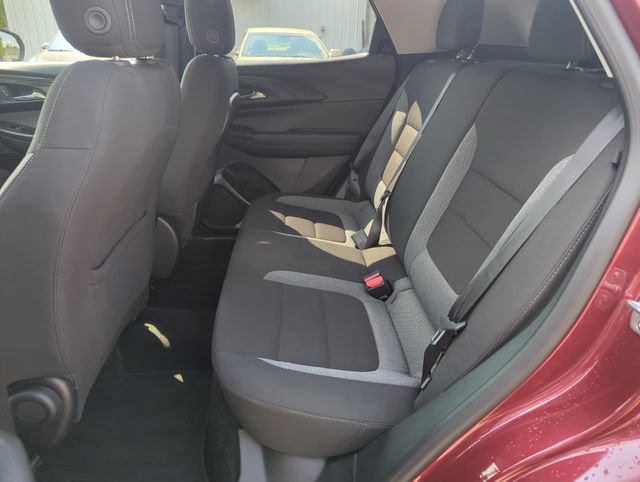 Used 2025 Chevrolet TrailBlazer LT AWD/4WD image 31