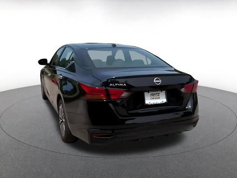 Used 2025 Nissan Altima 2.5 SV FWD image 9