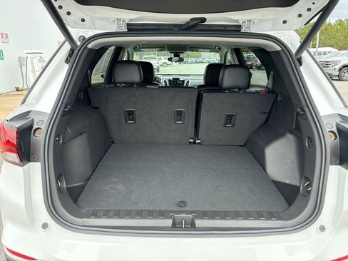 Used 2024 Chevrolet Equinox LT FWD image 24