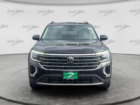 Used 2024 Volkswagen Atlas SE w/ Panoramic Sunroof Package AWD/4WD image 2