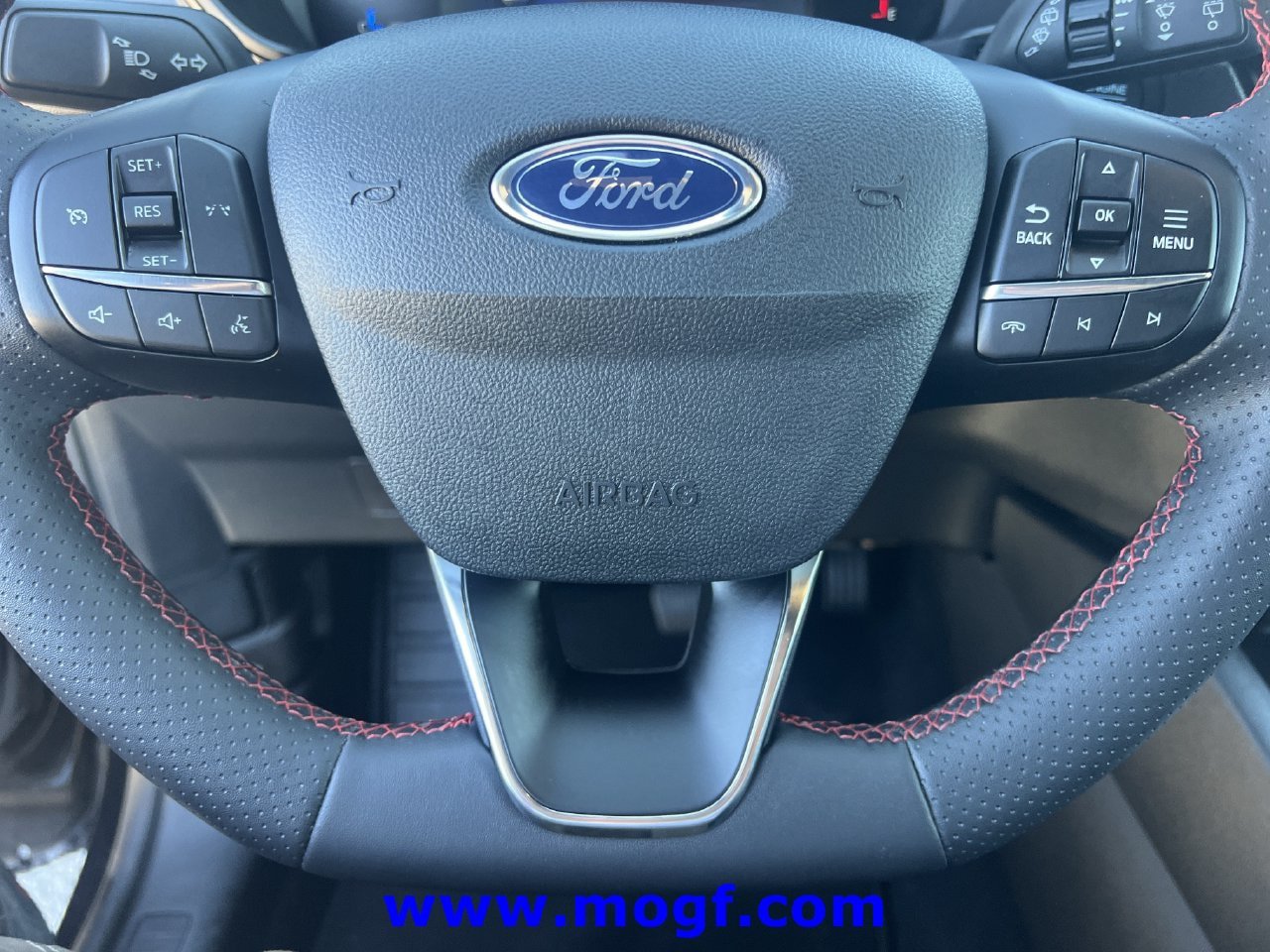 Used 2025 Ford Escape ST-Line FWD image 12